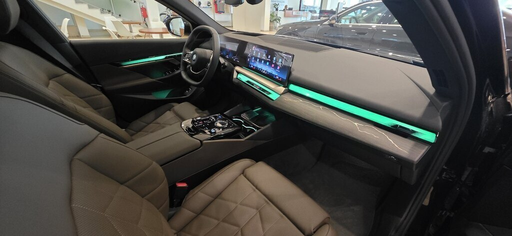 2024 BMW i5, 0.0L, 0km - Image 14