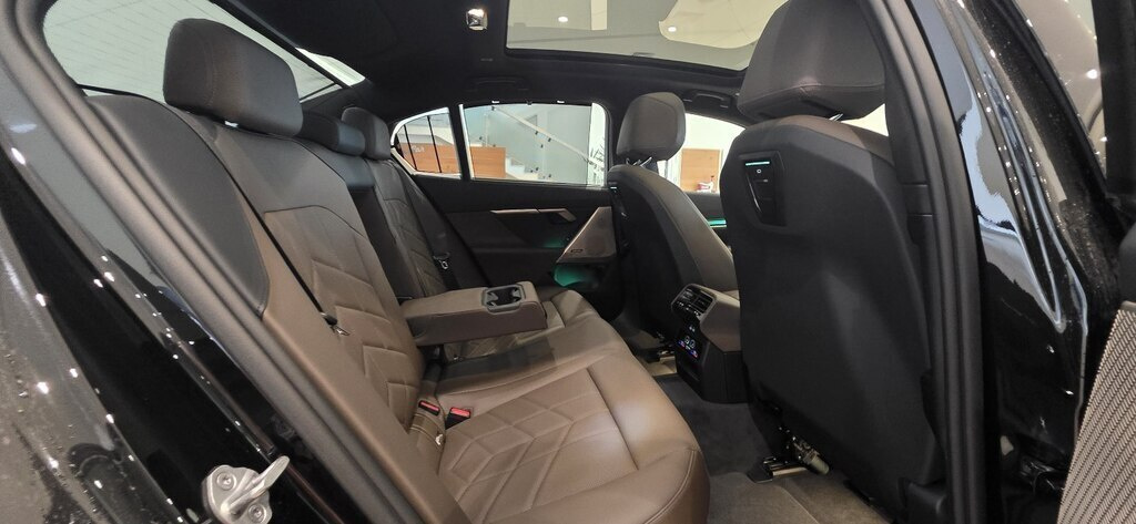 2024 BMW i5, 0.0L, 0km - Image 17