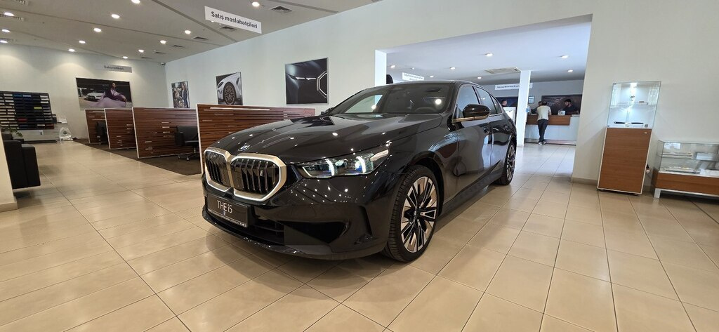 2024 BMW i5, 0.0L, 0km - Image 5
