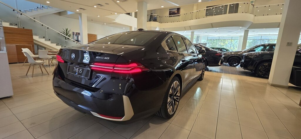 2024 BMW i5, 0.0L, 0km - Image 8