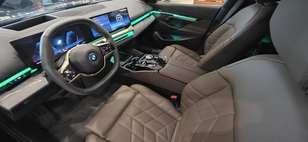 2024 BMW i5, 0.0L, 0km - Image 10