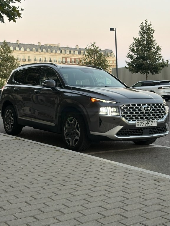 2022 Hyundai Santa Fe, 1.6L, 123115km - Image 2