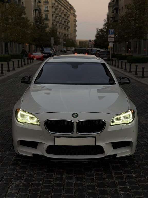 2016 BMW 528, 2.0L, 130000km - Image 3
