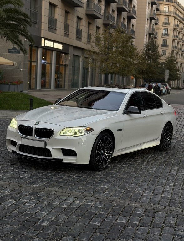 2016 BMW 528, 2.0L, 130000km - Image 4