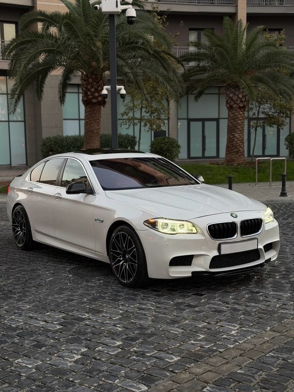 2016 BMW 528, 2.0L, 130000km - Image 5