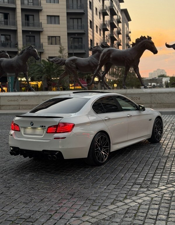 2016 BMW 528, 2.0L, 130000km - Image 9