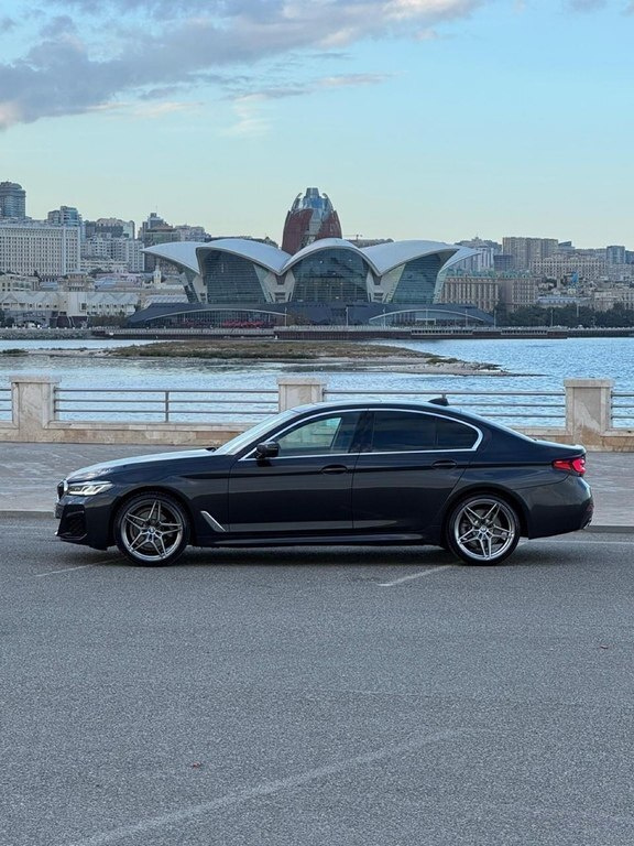 2022 BMW 523d, 2.0L, 109000km - Image 5