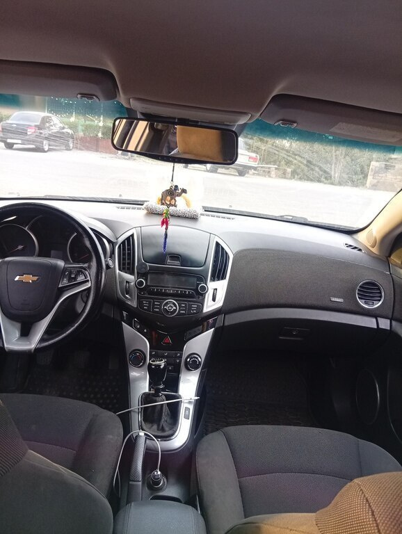 2013 Chevrolet Cruze, 1.6L, 300000km - Image 3