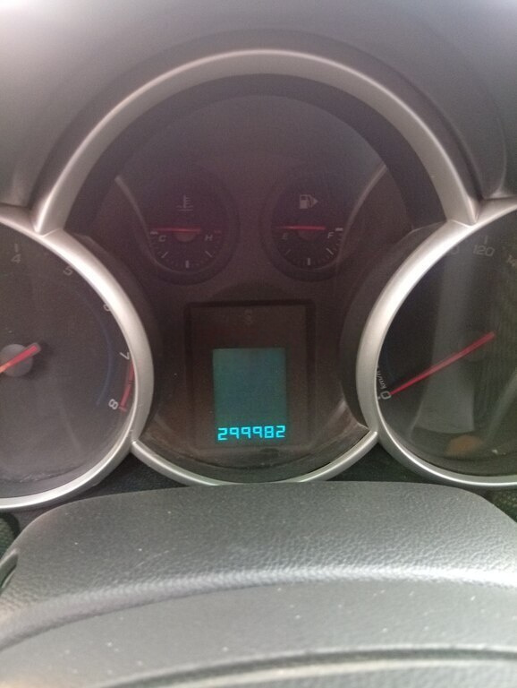 2013 Chevrolet Cruze, 1.6L, 300000km - Image 5