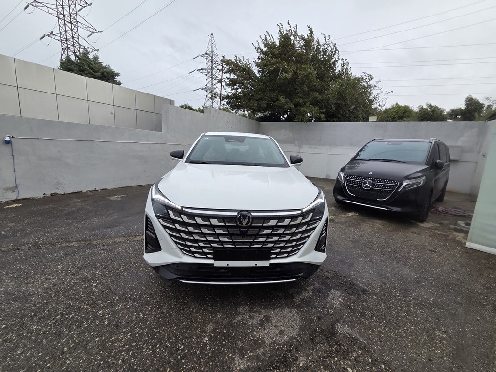 2025 Changan Uni-Z, 1.5L, 0km - Image 1