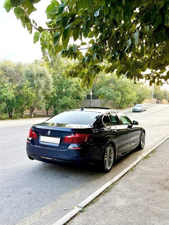 2014 BMW 528, 2.0L, 220000km - Image 2
