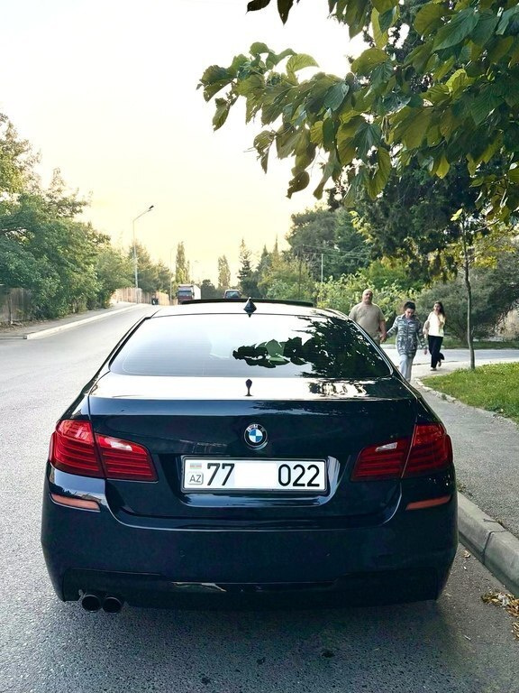 2014 BMW 528, 2.0L, 220000km - Image 3