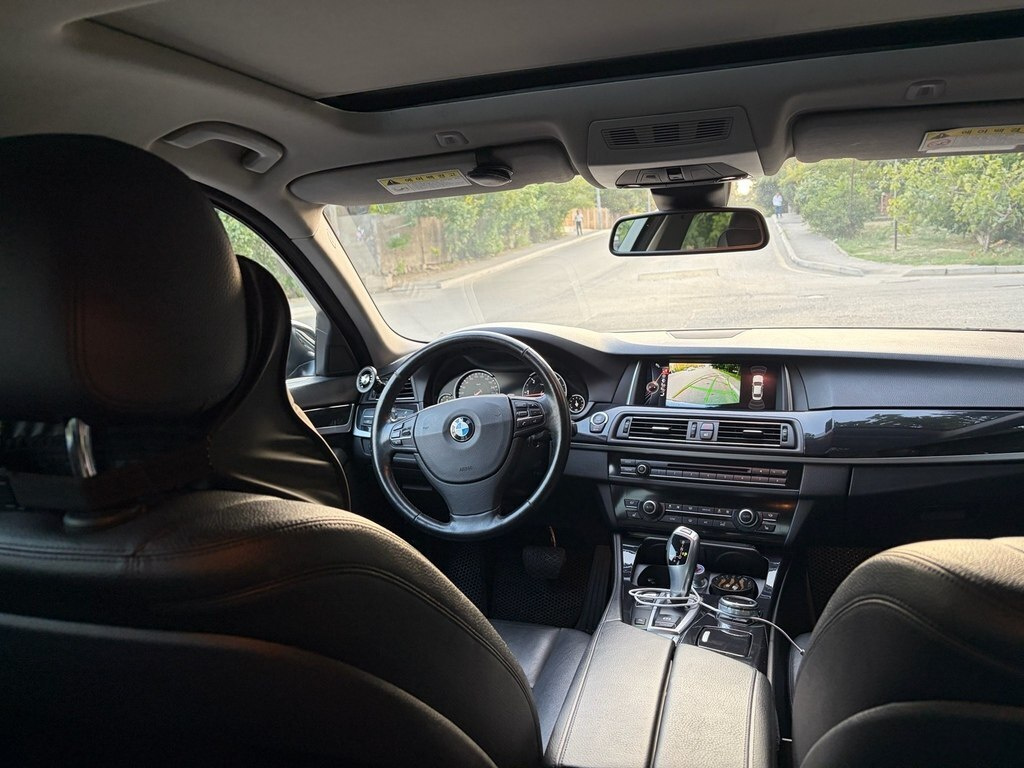 2014 BMW 528, 2.0L, 220000km - Image 9