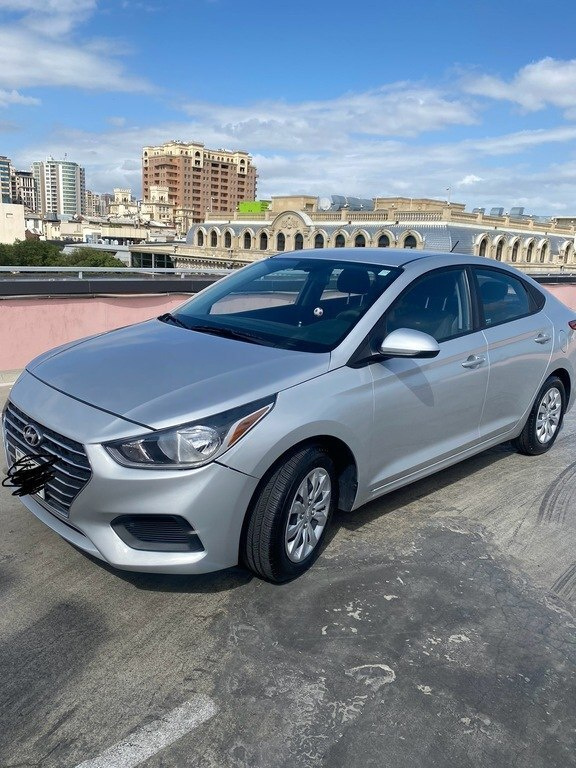2018 Hyundai Accent, 1.6L, 76000km - Image 1