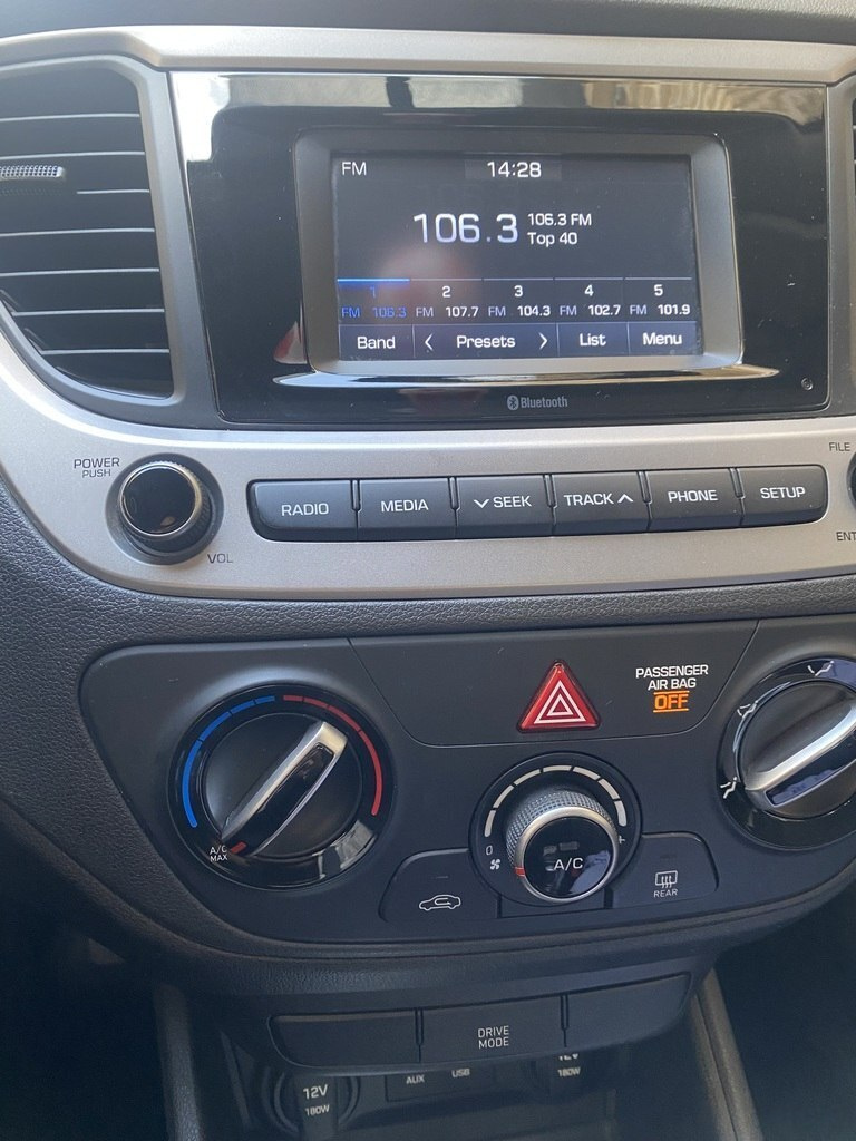 2018 Hyundai Accent, 1.6L, 76000km - Image 6