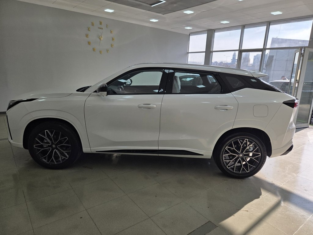 2025 Changan Uni-Z, 1.5L, 0km - Image 3