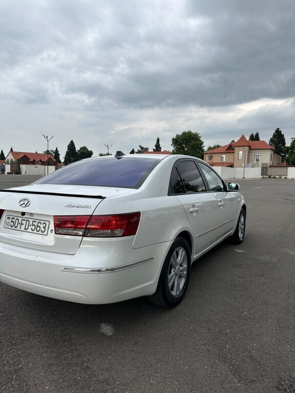 2008 Hyundai Sonata, 2.0L, 268000km - Image 3