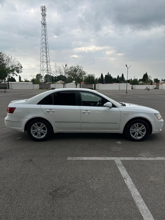 2008 Hyundai Sonata, 2.0L, 268000km - Image 5