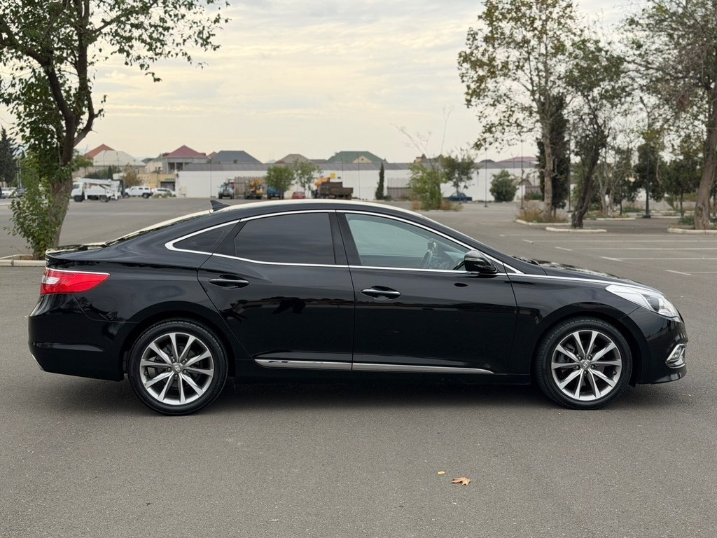 2015 Hyundai Grandeur, 2.2L, 224000km - Image 11