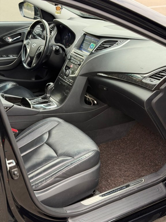 2015 Hyundai Grandeur, 2.2L, 224000km - Image 18