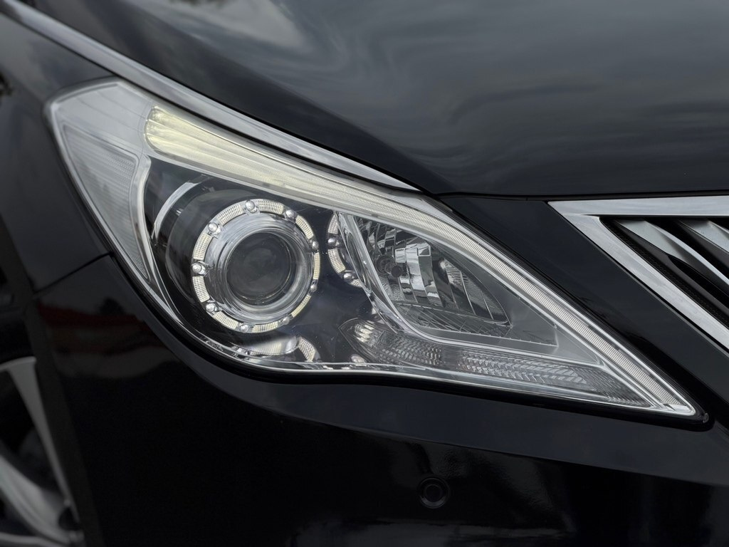 2015 Hyundai Grandeur, 2.2L, 224000km - Image 20