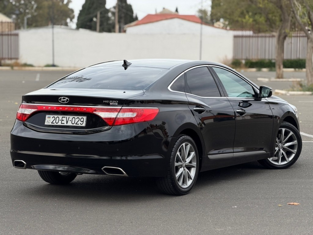 2015 Hyundai Grandeur, 2.2L, 224000km - Image 3