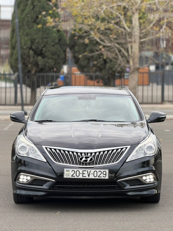 2015 Hyundai Grandeur, 2.2L, 224000km - Image 5