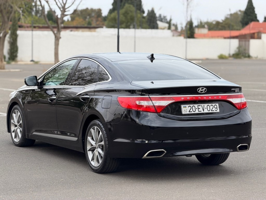 2015 Hyundai Grandeur, 2.2L, 224000km - Image 9