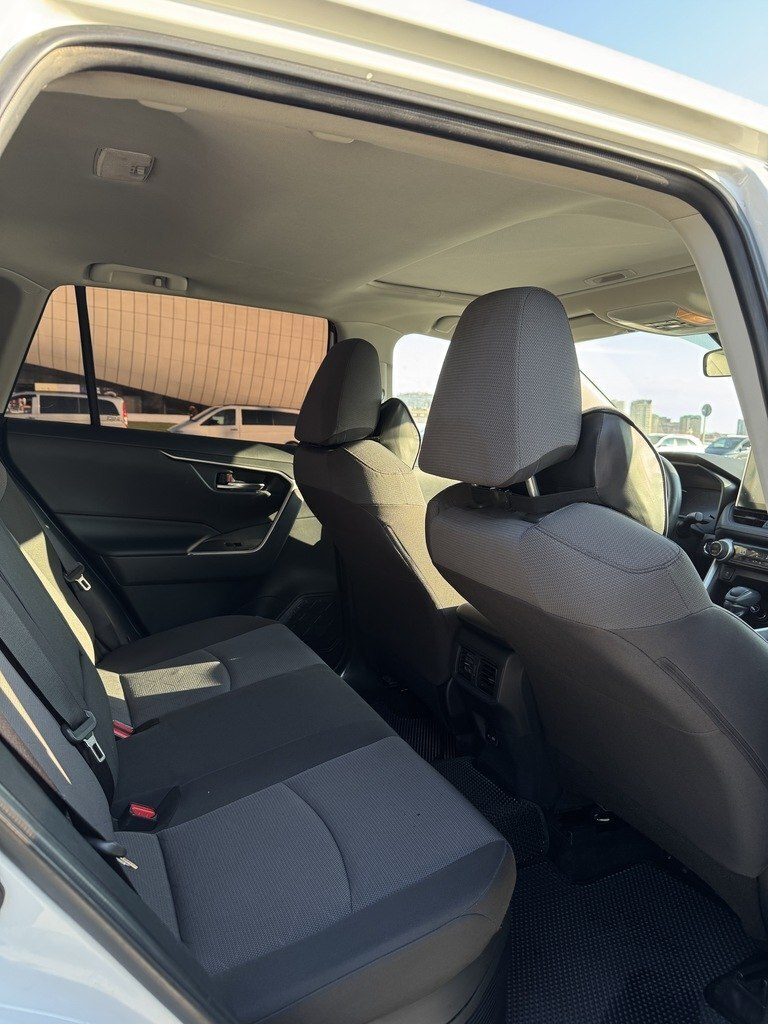 2022 Toyota RAV4, 2.5L, 85000km - Image 11