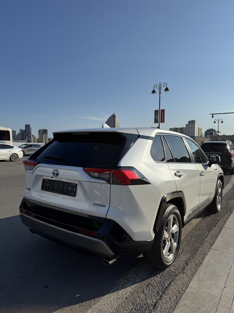 2022 Toyota RAV4, 2.5L, 85000km - Image 6