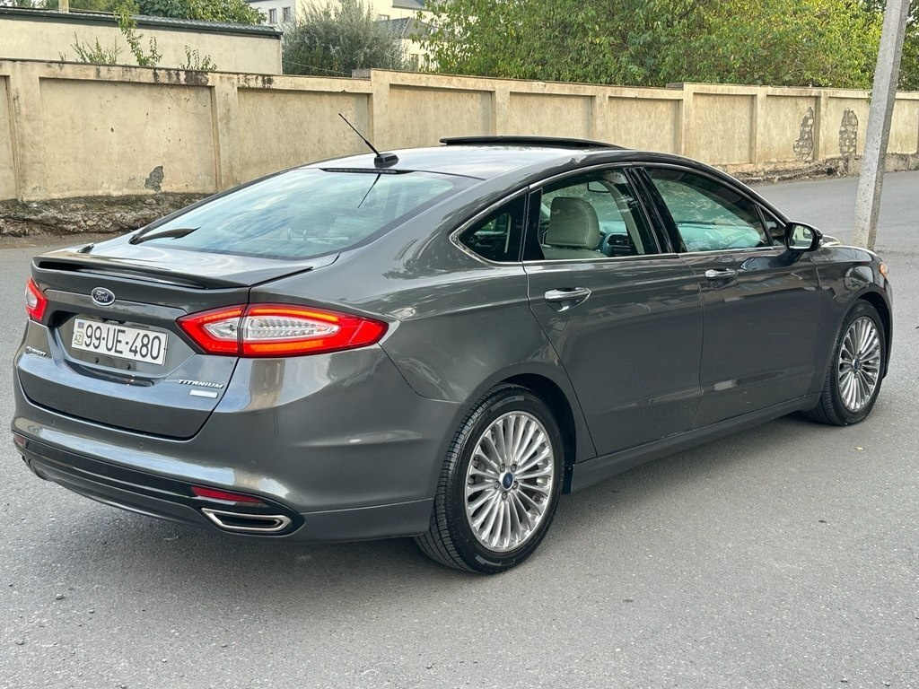 2016 Ford Fusion (North America), 2.0L, 126000km - Image 11