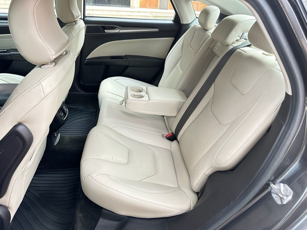 2016 Ford Fusion (North America), 2.0L, 126000km - Image 16