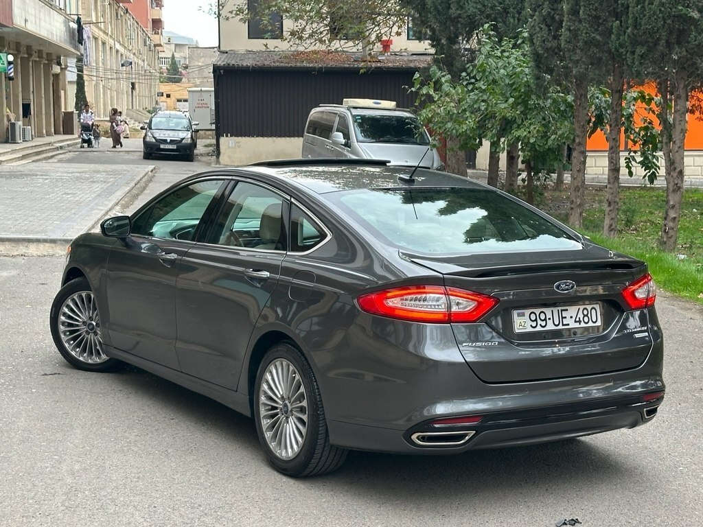 2016 Ford Fusion (North America), 2.0L, 126000km - Image 4