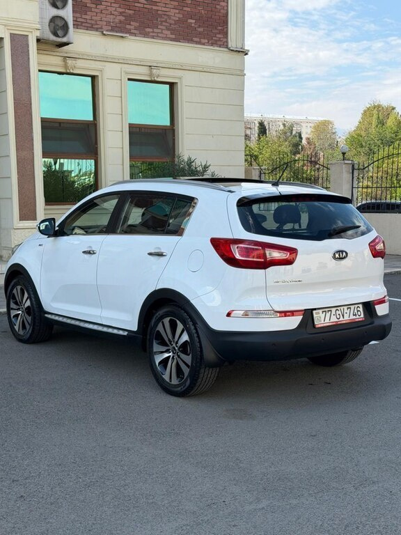 2012 Kia Sportage, 2.4L, 167000km - Image 11