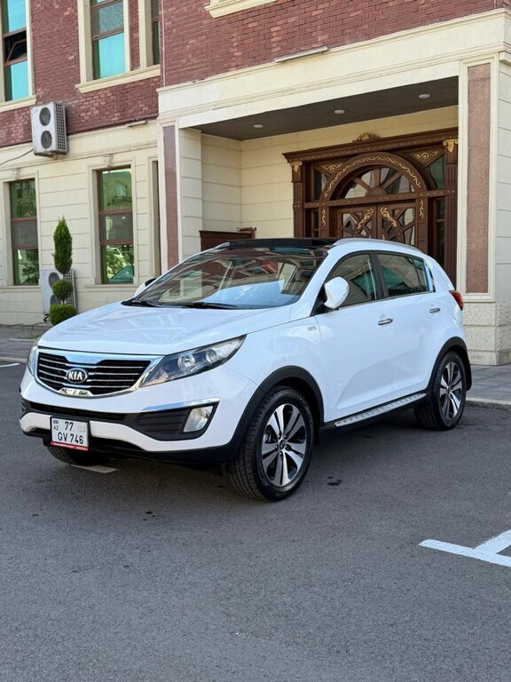 2012 Kia Sportage, 2.4L, 167000km - Image 12