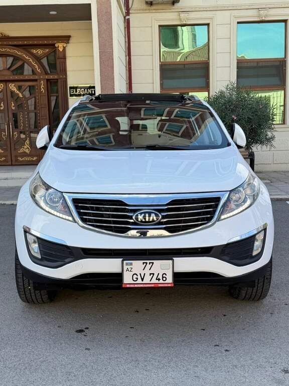 2012 Kia Sportage, 2.4L, 167000km - Image 3