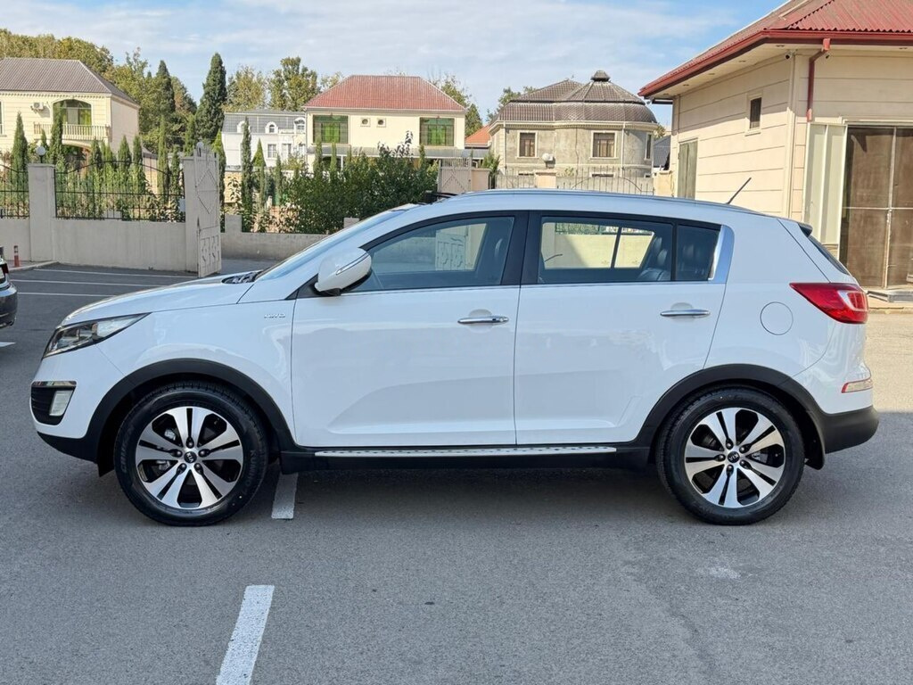2012 Kia Sportage, 2.4L, 167000km - Image 7