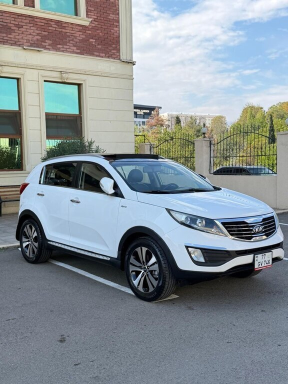 2012 Kia Sportage, 2.4L, 167000km - Image 8
