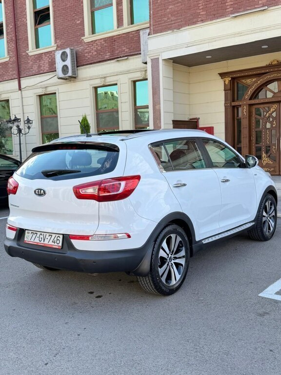 2012 Kia Sportage, 2.4L, 167000km - Image 10