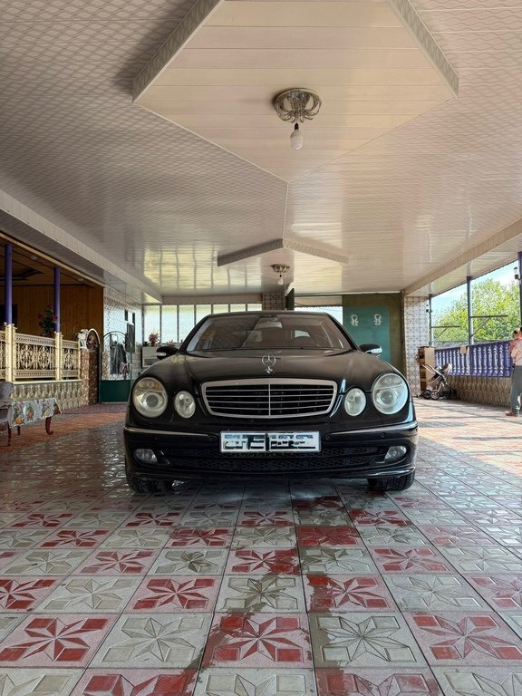 2005 Mercedes E 280, 3.0L, 310000km - Image 1
