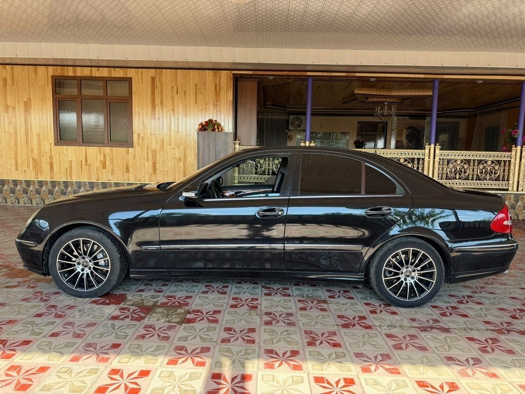 2005 Mercedes E 280, 3.0L, 310000km - Image 2
