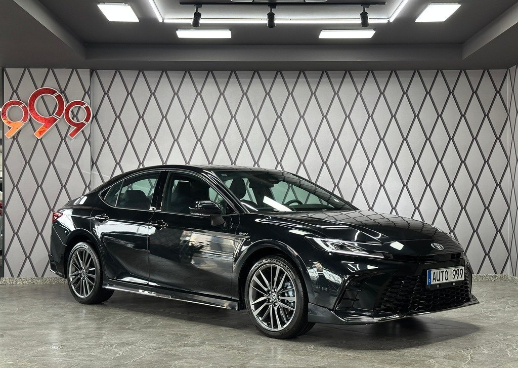 2026 Toyota Camry, 2.0L, 0km - Image 2