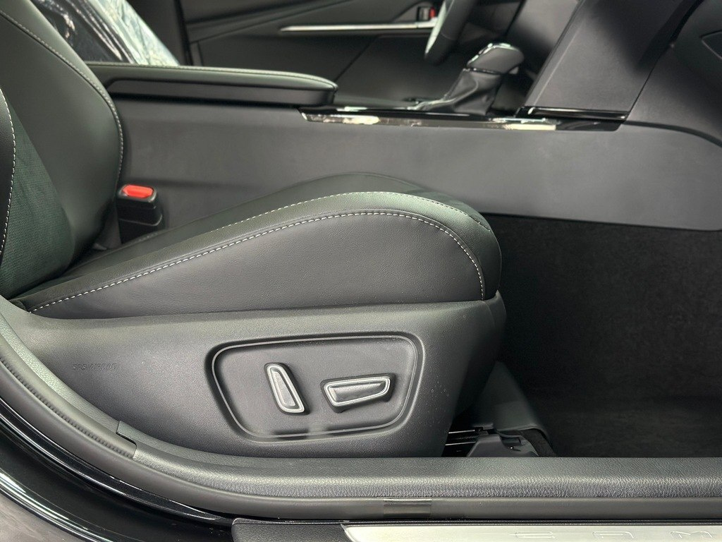 2026 Toyota Camry, 2.0L, 0km - Image 17