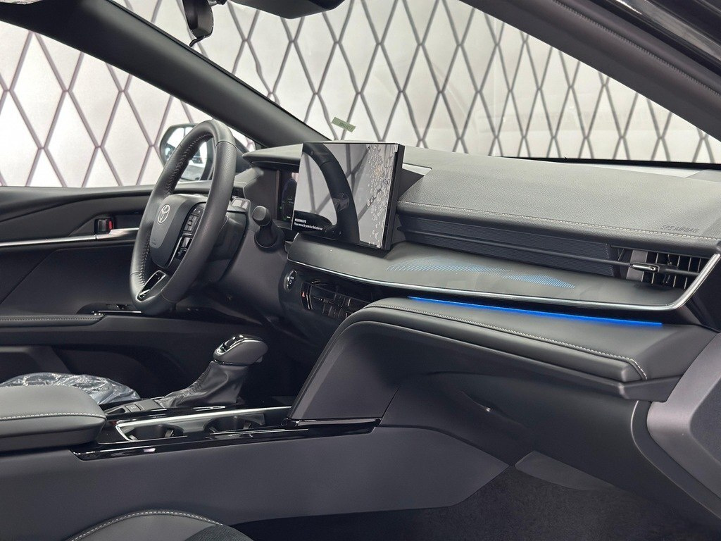 2026 Toyota Camry, 2.0L, 0km - Image 9