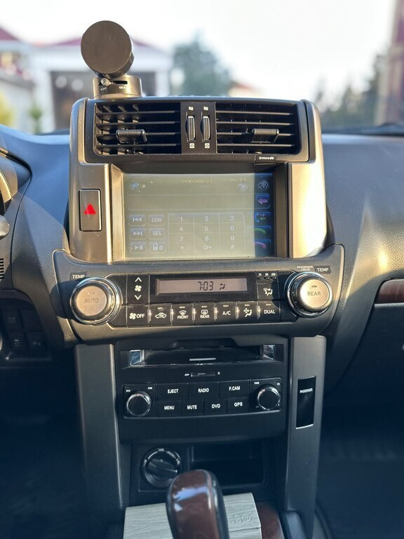 2012 Toyota Land Cruiser Prado, 2.7L, 263000km - Image 2