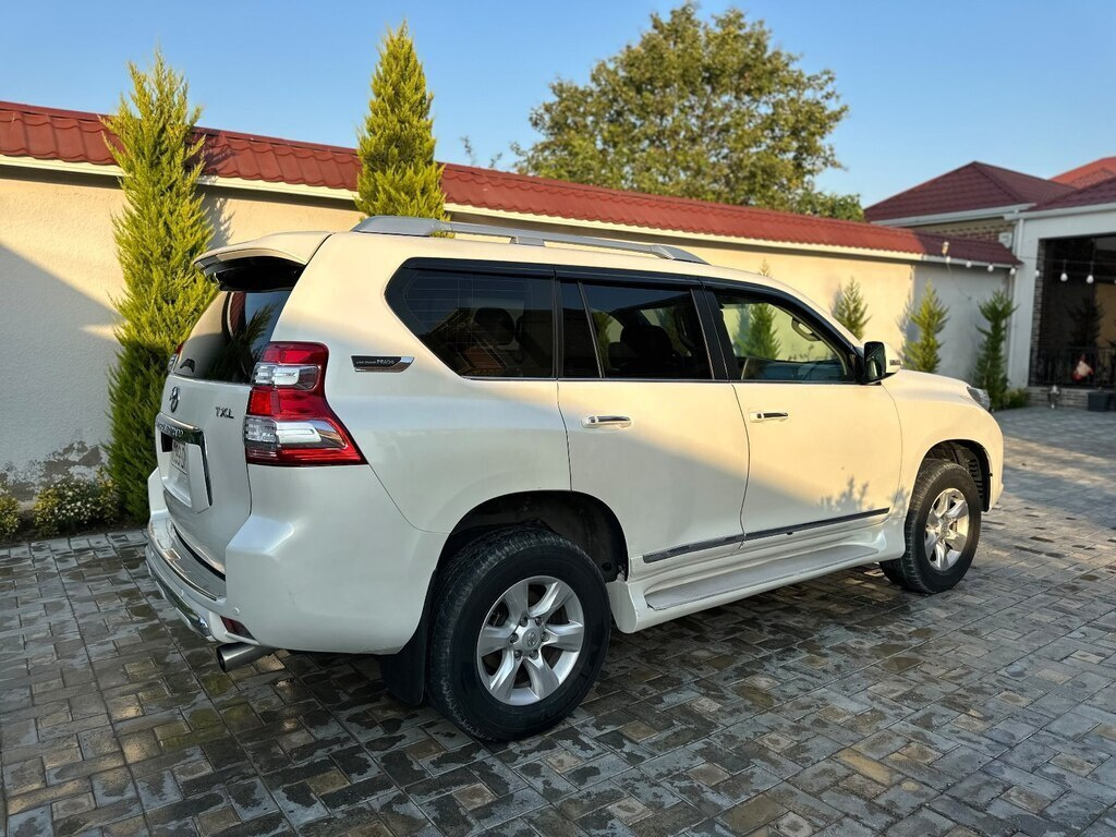 2012 Toyota Land Cruiser Prado, 2.7L, 263000km - Image 17