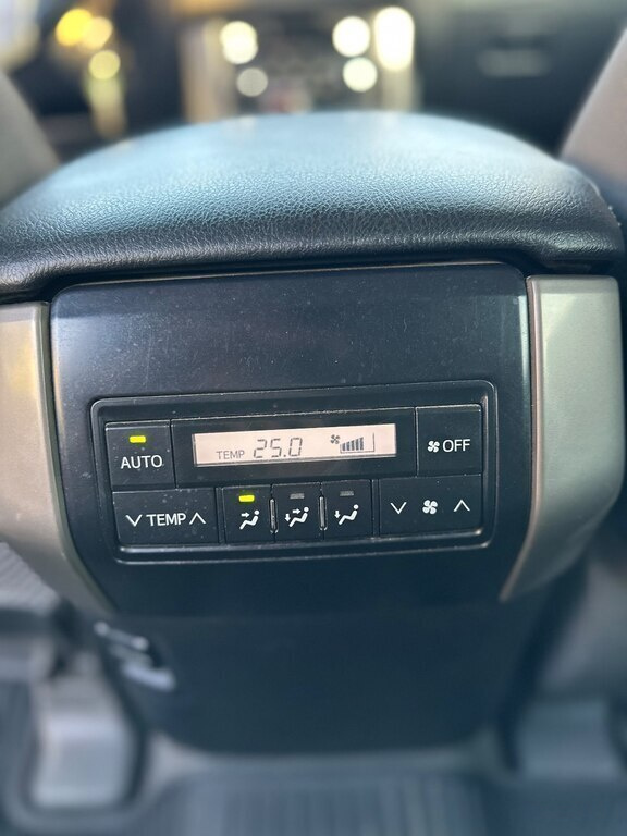 2012 Toyota Land Cruiser Prado, 2.7L, 263000km - Image 3