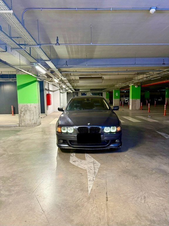1997 BMW 528, 2.8L, 470000km - Image 1