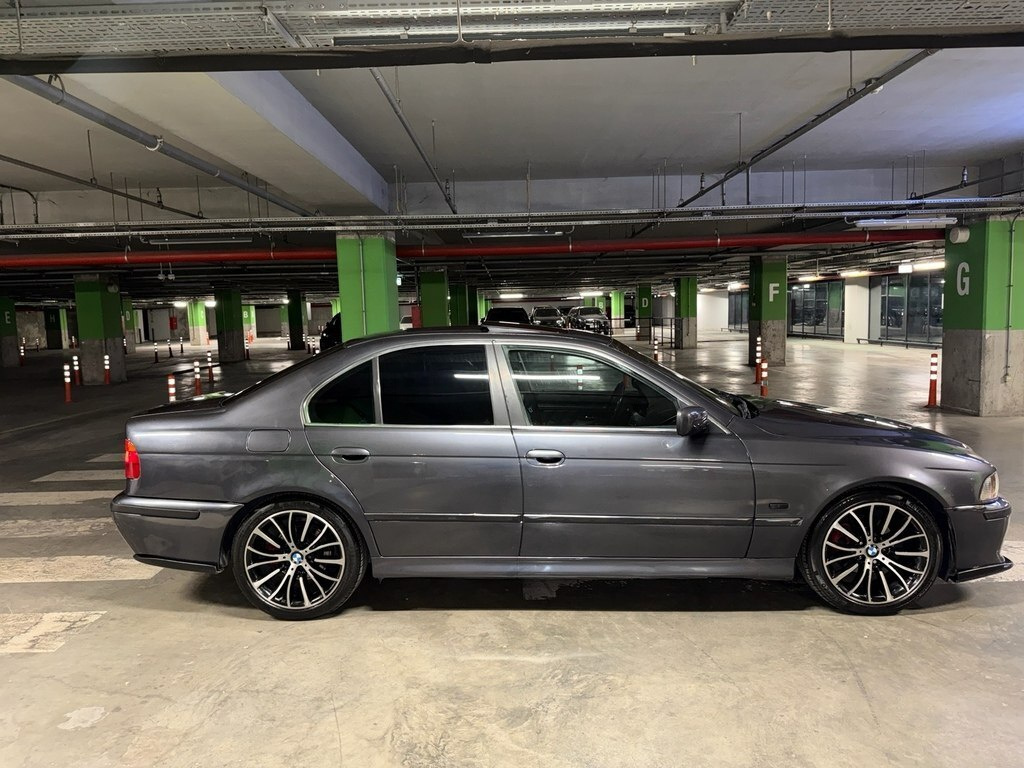 1997 BMW 528, 2.8L, 470000km - Image 3