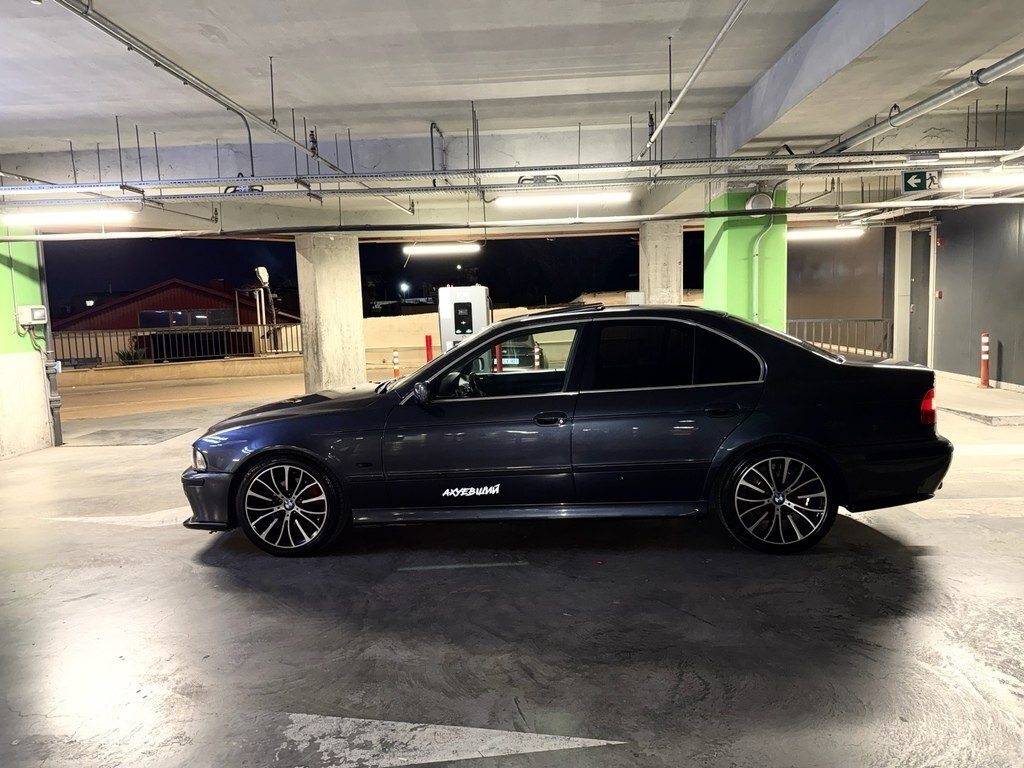 1997 BMW 528, 2.8L, 470000km - Image 4